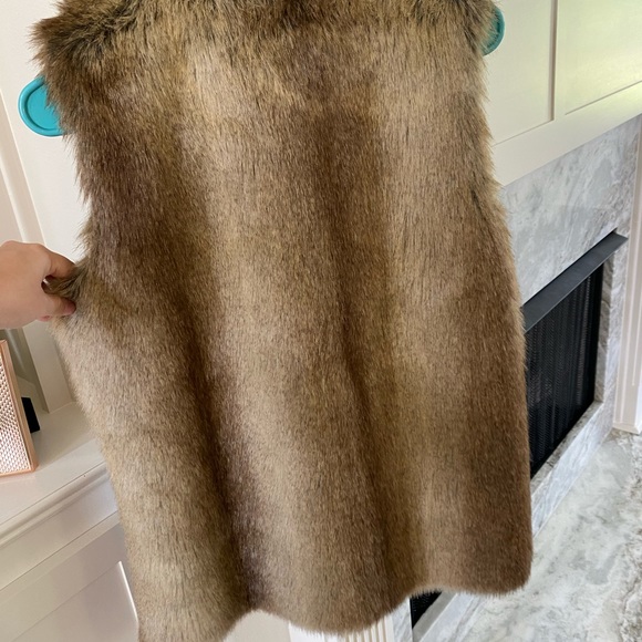 Zara Faux Fur Vest - Picture 7 of 8